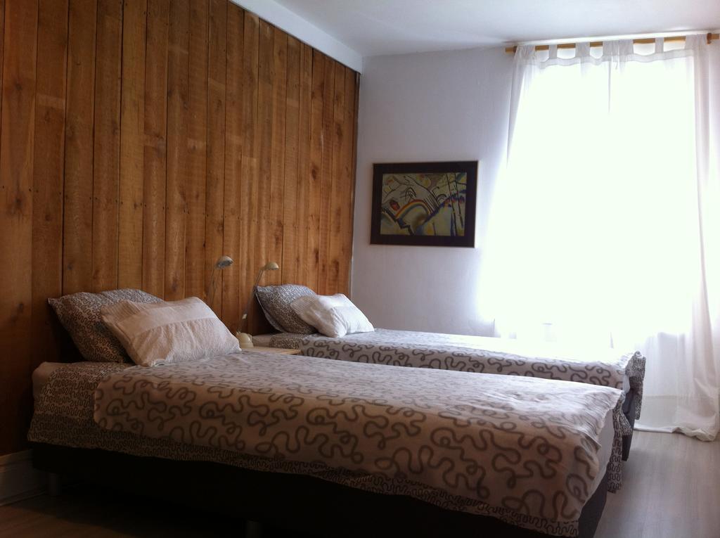 Nhà khách Backhouse